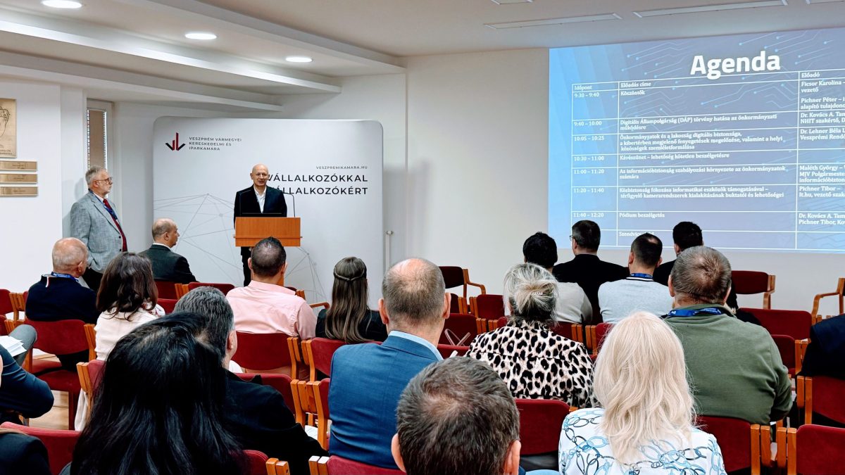 Digitális biztonság az önkormányzatokban 2025 | Konferencia tartalmi összefoglaló - it.hu Pichner Péter
